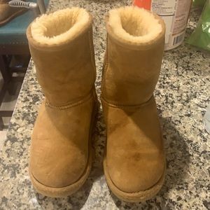 Ugg boots kids size 1